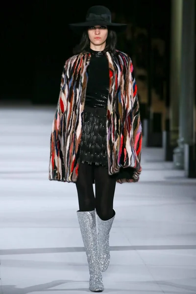 Look 48
